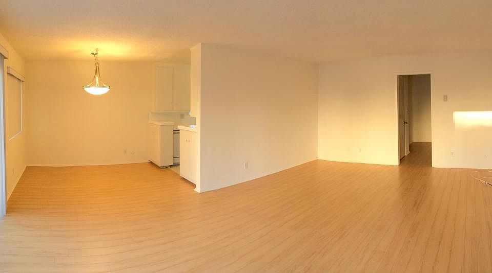 Living/Dining Area