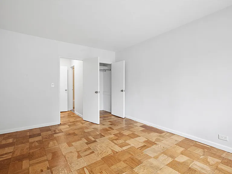 159 W 53rd St #19E — Photo 16