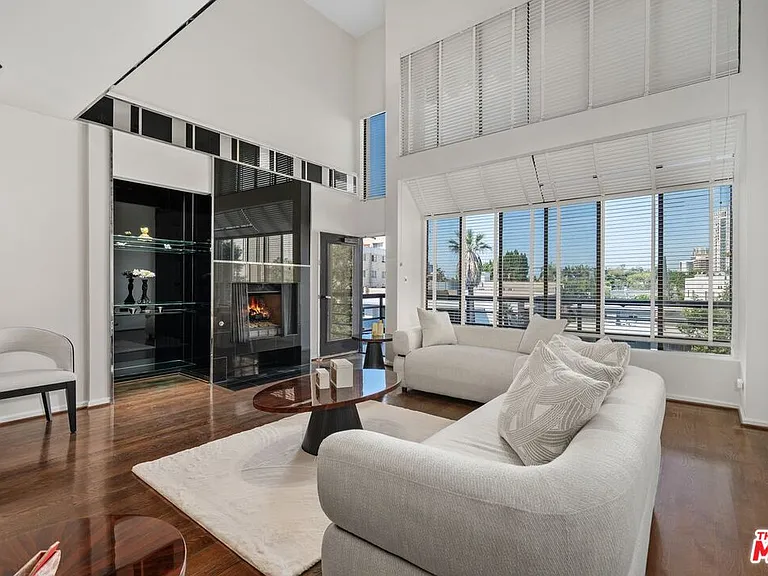 1360 S Beverly Glen Blvd #Penthouse 301 — Photo 25