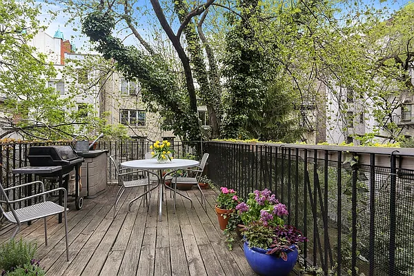 Sold by Corcoran | media 16