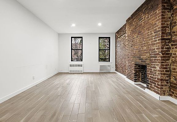 2nd image of 445 W 46th St APT 4D