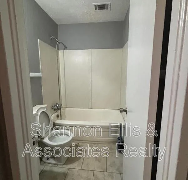 1780 Cahoon St SW — Photo 4