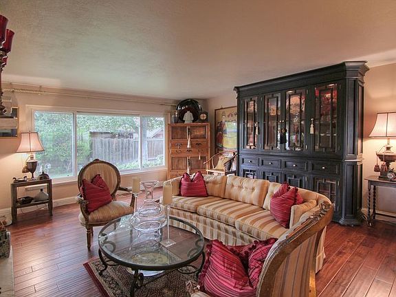5th image of 683 S Genevieve Ln