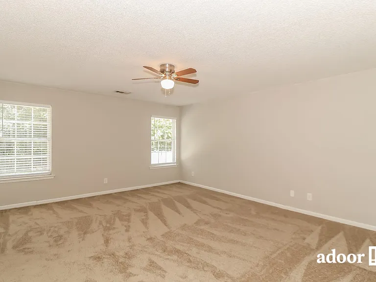 519 Grandview Cir — Photo 13