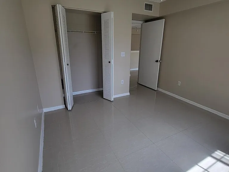 1400 Crestwood Ct S #1402 — Photo 14