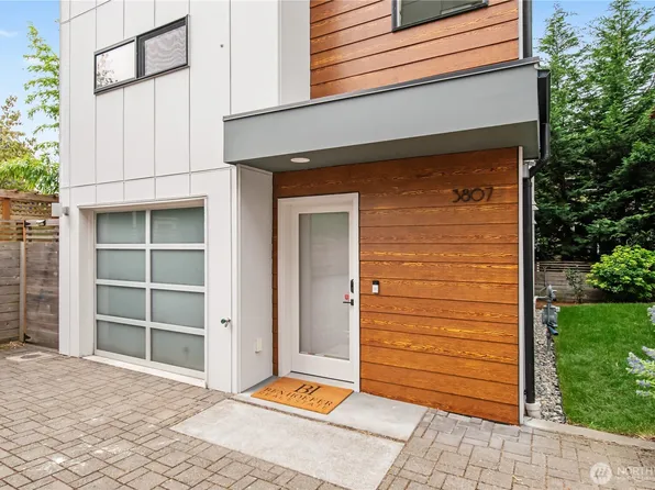 3807 Ashworth Avenue N, Seattle, WA 98103