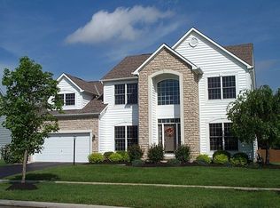 7558 Fairfield Lakes Dr, Powell, OH