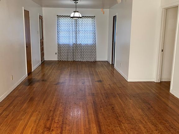 3rd image of 265 Berkshire Ln