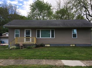 501 W 7th St, Pana, IL