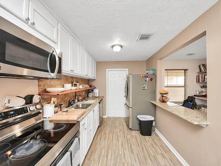 2806 Oak Dr — Photo 15