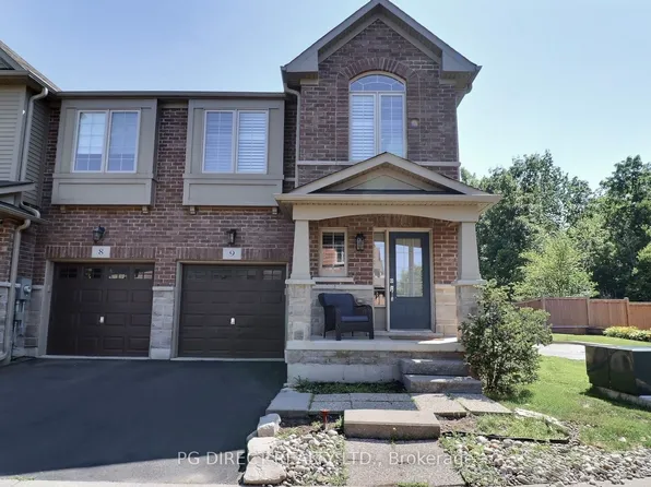 45 Royal Winter Dr #9, Hamilton, ON L0R 1C0