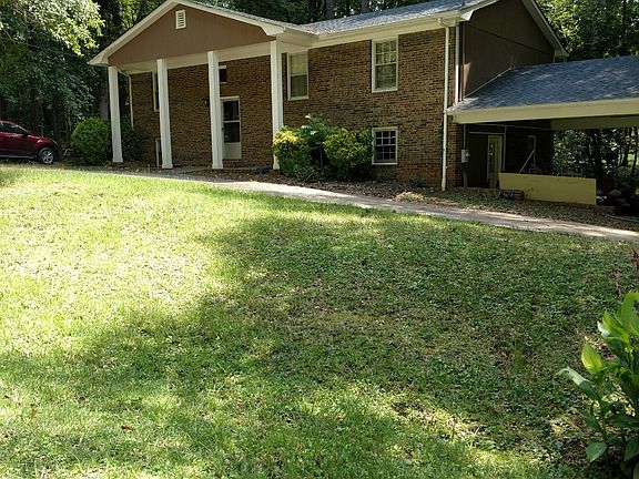 4th image of 330 Kensington Cir