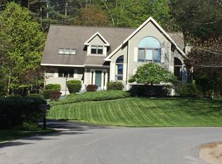 11 Woodcrest Dr, Queensbury, NY 12804