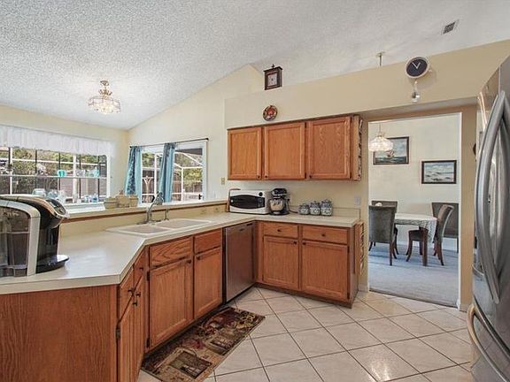 4th image of 1919 Dupont Ct
