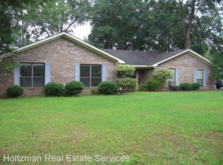 402 Hines Dr, Hinesville, GA 31313