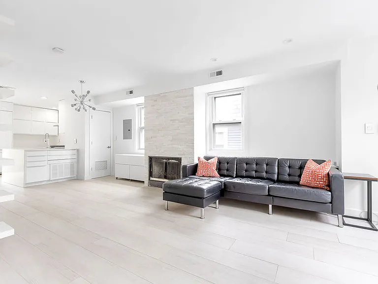 119 W 3rd St #B — Photo 4