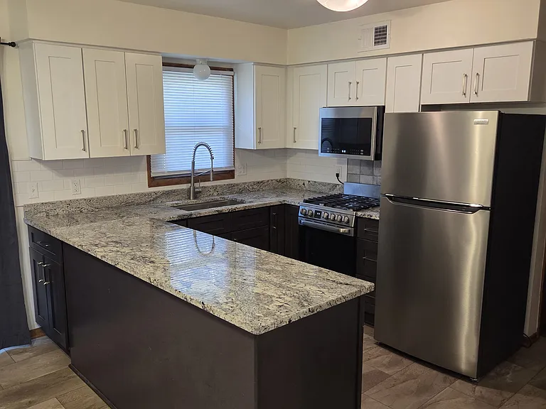 417 Gascoigne Dr #417 — Photo 2