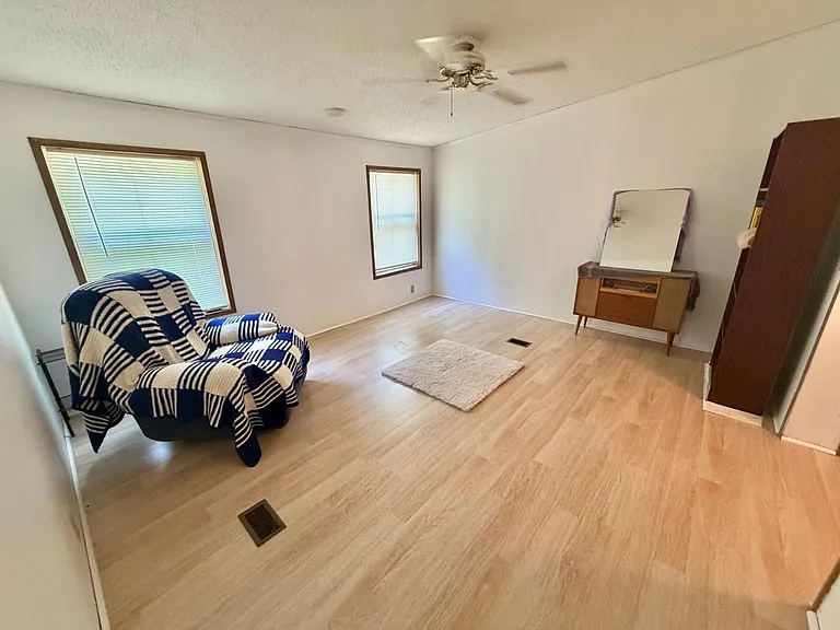 166 Smith Ln — Photo 21