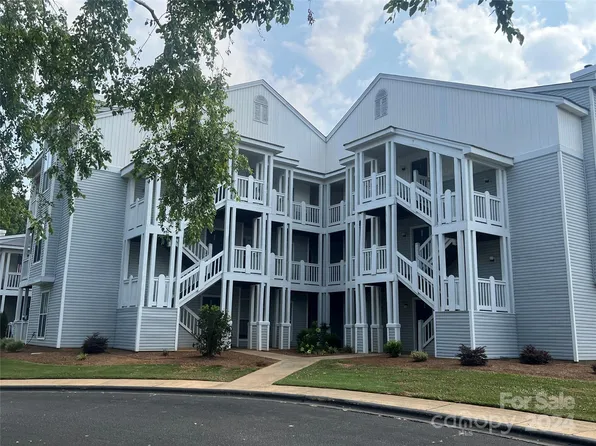 11 Hamiltons Bay Ct APT 845, Clover, SC 29710