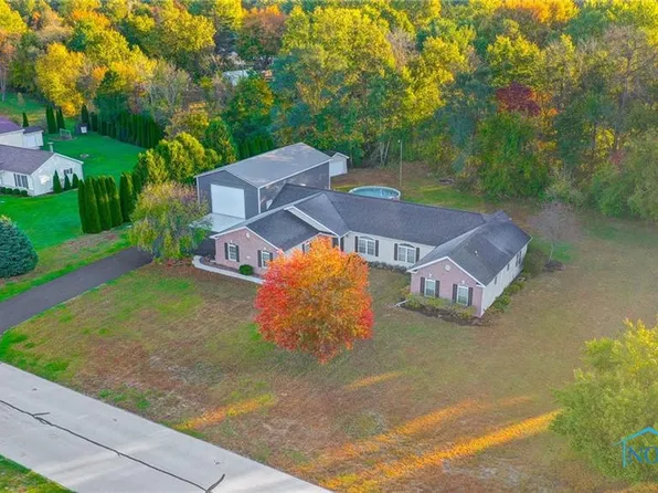 4080 Creekside Dr, Swanton, OH 43558