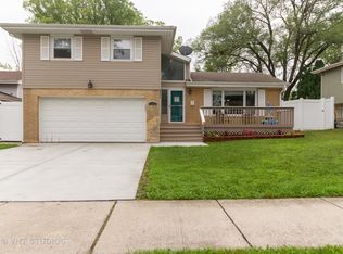 1355 Jeffery Dr, Homewood, IL 60430