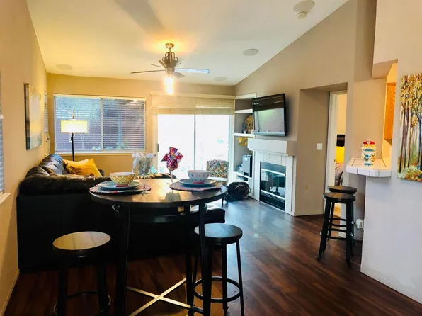 9518 Lake Park Ln, Elk Grove, CA 95758
