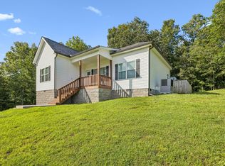 2800 N Hurricane Creek Rd, Mc Ewen, TN 37101
