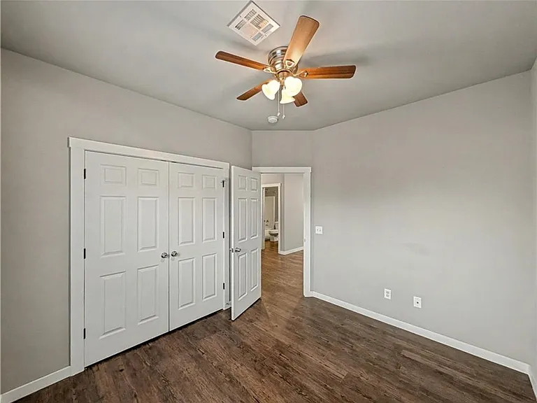 862 Oakwood Ct — Photo 18