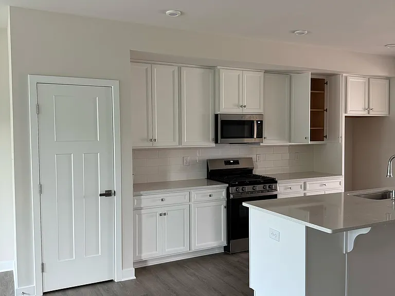 68 Rosemary Way — Photo 10