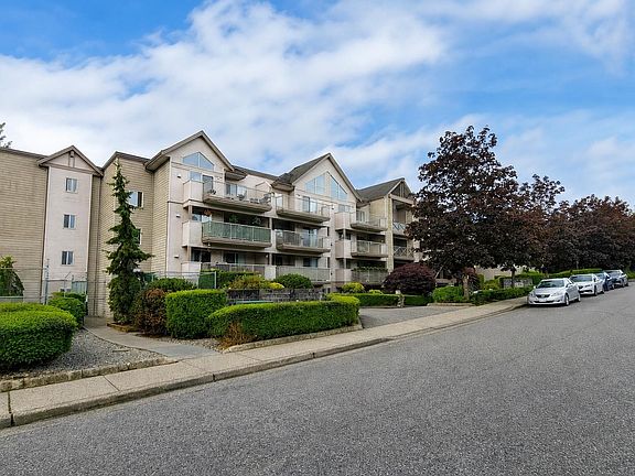 3rd image of 33478 Roberts Ave #105