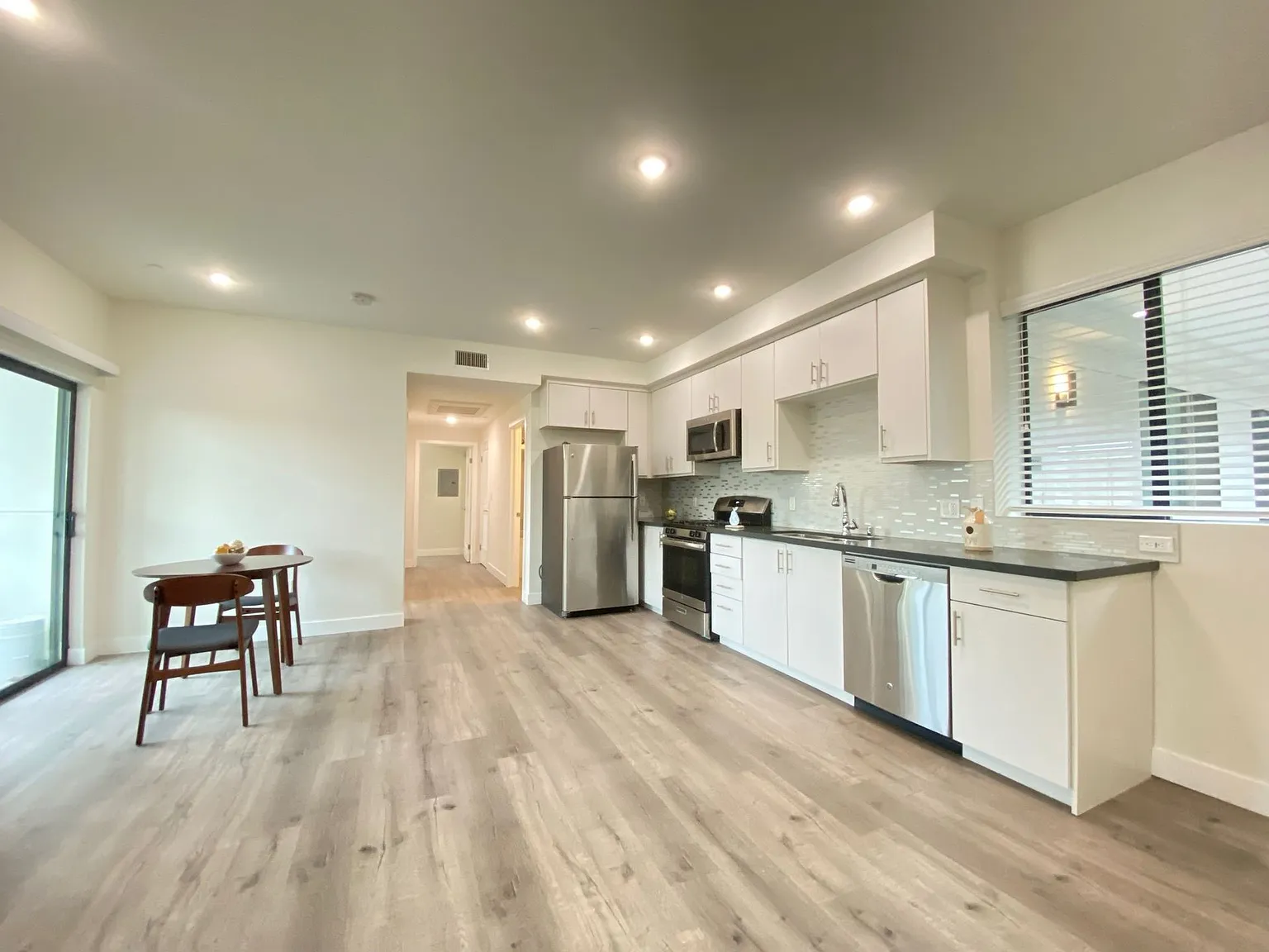 Calvert Apartments — Photo 1