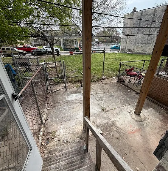 2415 N Douglas St — Photo 13