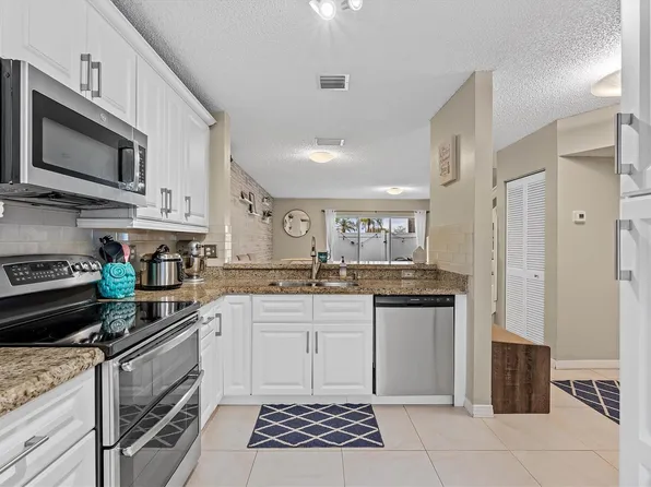 20815 NW 2nd Street #20815, Pembroke Pines, FL 33029