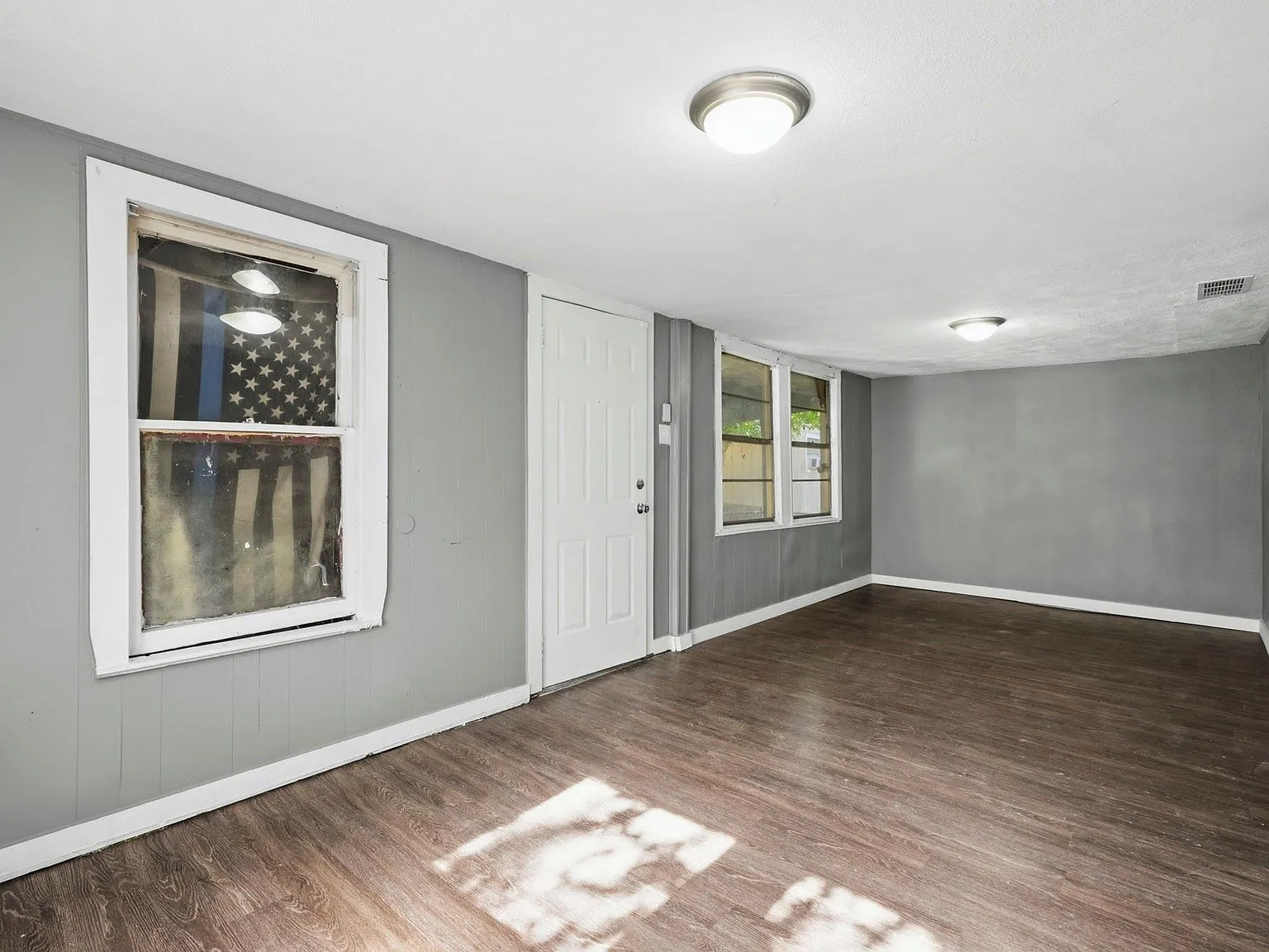 4 bed, 2.0 bath, 1680 sqft, $1,295 — Photo 3
