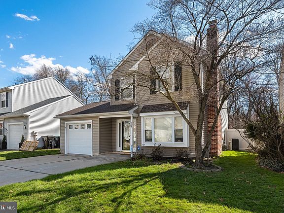 2nd image of 19 Woodvale Dr
