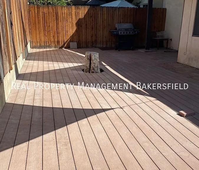 2211 Manning St — Photo 4