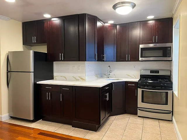 34 Beacon Ave #C — Photo 3