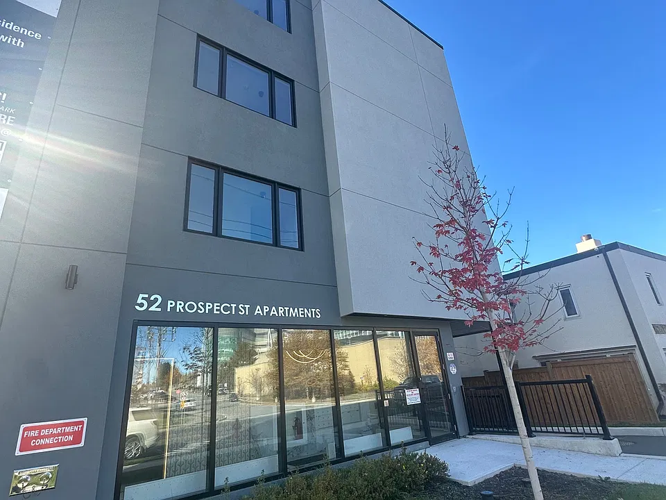 52 Prospect St #407