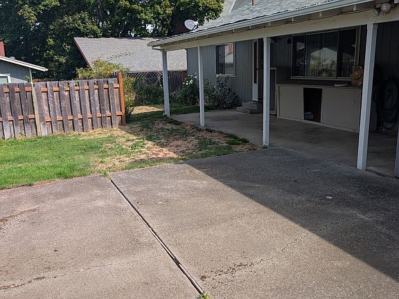 2nd image of 910 7th St