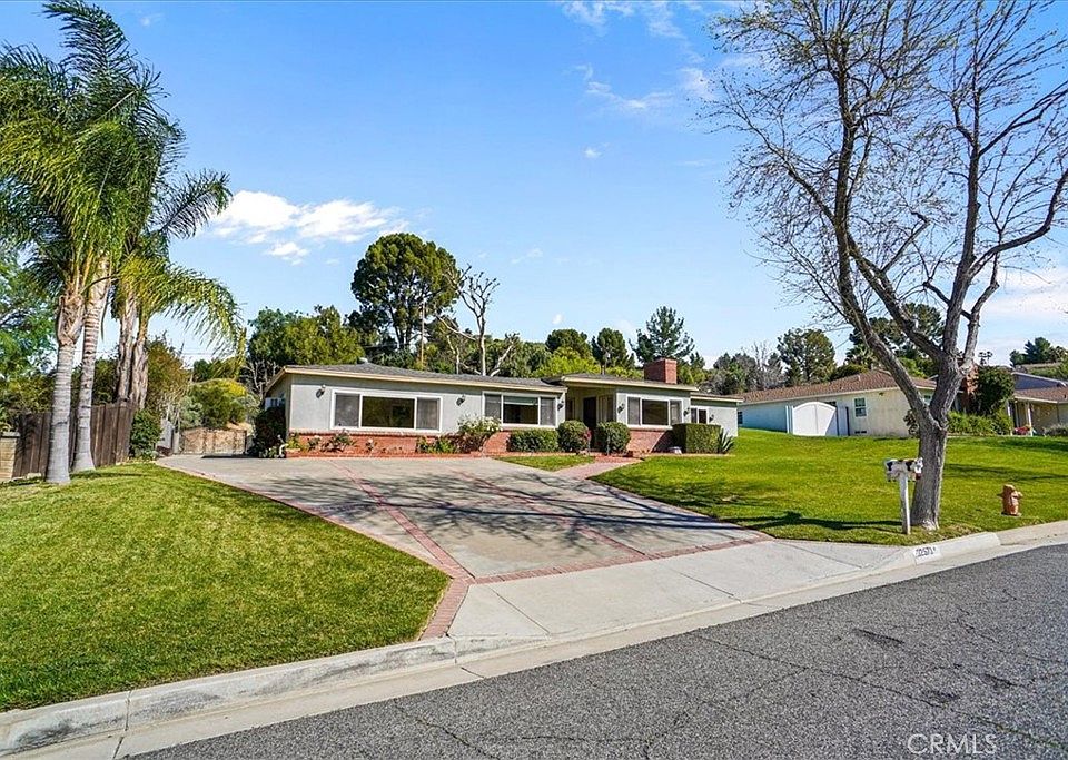 1st image of 22573 Arriba Dr