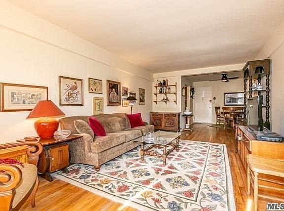 4th image of 30 Stoner Ave APT 3T