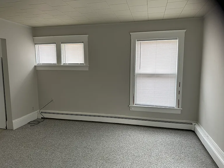 323 1/2 W Galena Ave #1 — Photo 4