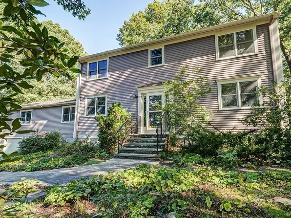 26 Revolutionary Rd, Acton, MA 01720