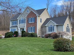 8 High Ridge Rd, Topsfield, MA 01983