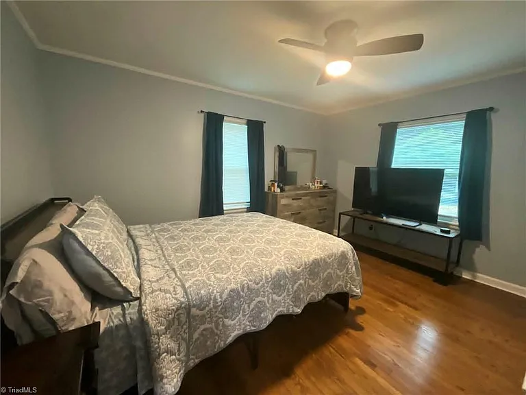 1712 N Mebane St — Photo 19
