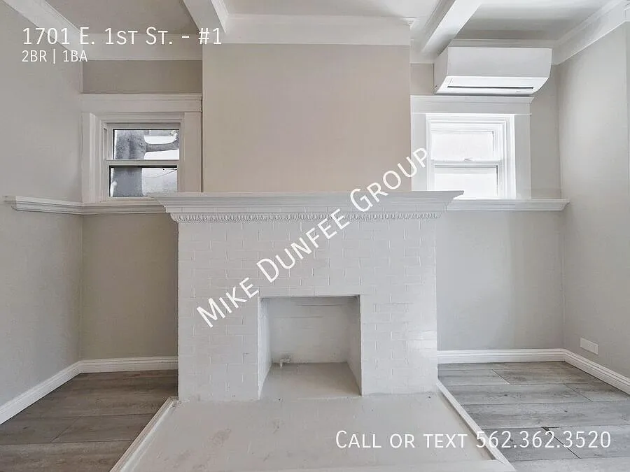 Charming 2-Bedroom, 1-Bathroom Lower-Level Unit in the Bixby Park Neighborhood — Photo 3