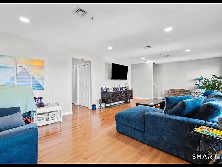 673 Quinnipiac Ave — Photo 6