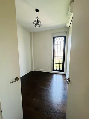 Rented by Pear NYC LLC | media 8