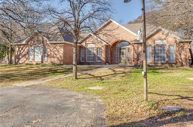 1st image of 409 Pecan Ct