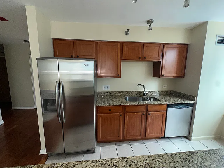 345 N La Salle Dr #2006 — Photo 28